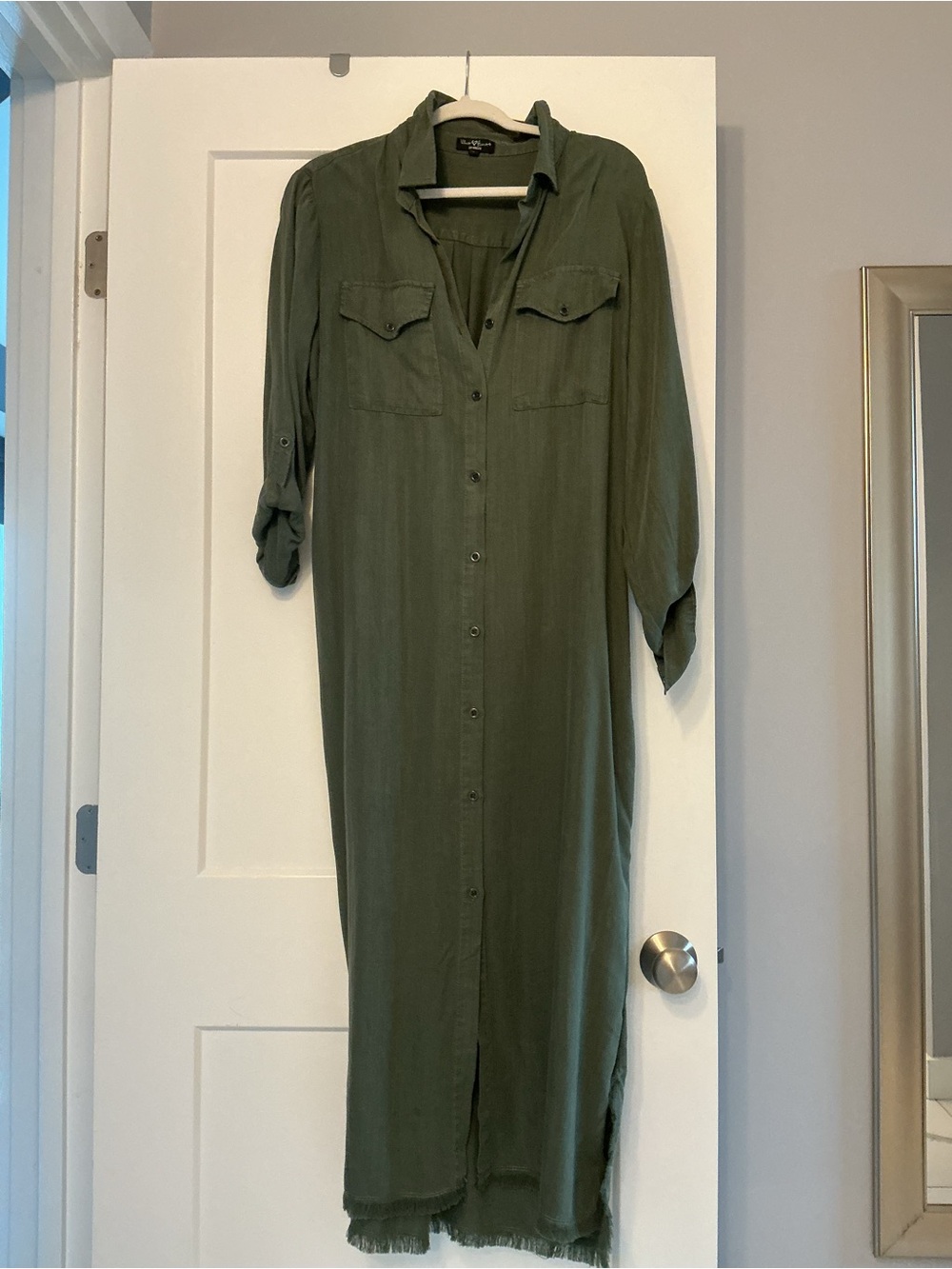 Velvet Heart Olive Green Button-Front Maxi Shirt Dress